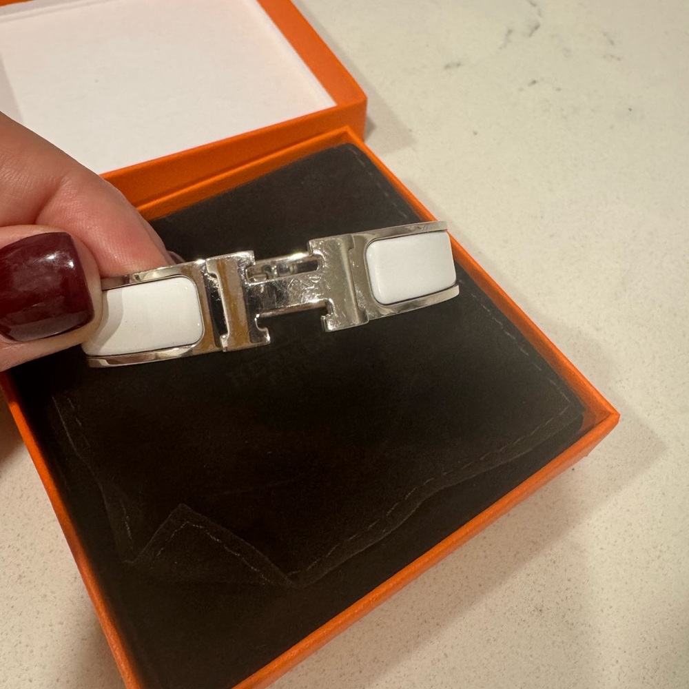 Hermes Clic H Bracelet in White - Picture 6 of 7